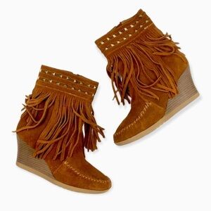 Minnetonka Wedge Moccasin Studded Almond Toe Zipped Bootie NWT S…Cabinco…